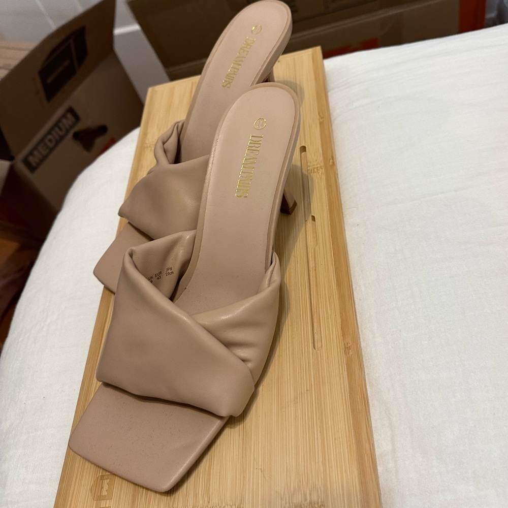Tan Dream Pairs heels